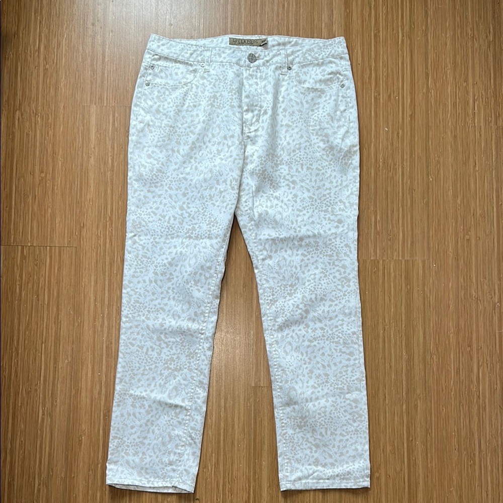 Liverpool 16P White Leopard Print jeans